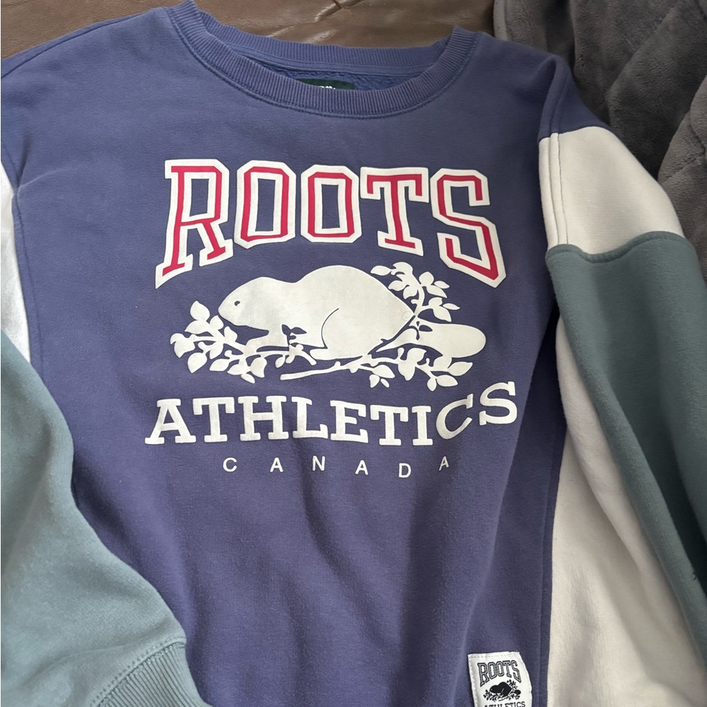 Roots sweater